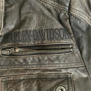 Harley Davison buffalo hide jacket. Beautiful piece I’m just a little overweight